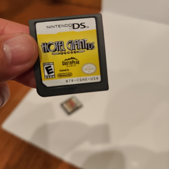 Nintendo DS Games No Case Zelda March of Penguins and Hotel Giant - Picture 4 of 4